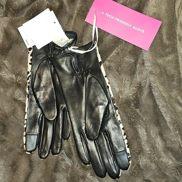 Kate Spade leopard Print Tech-Friendly Gloves - Picture 2 of 3